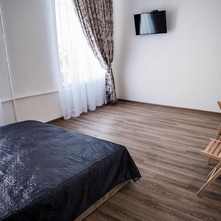 Mini Hotel Freedom Mercurius ลวีฟ ภายนอก รูปภาพ
