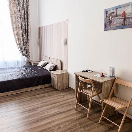 Mini Hotel Freedom Mercurius ลวีฟ ภายนอก รูปภาพ