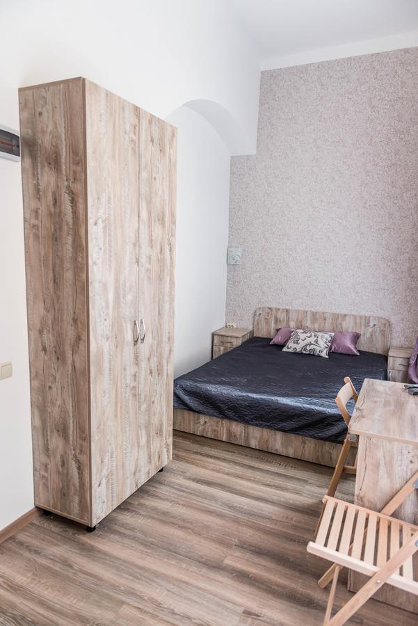 Mini Hotel Freedom Mercurius ลวีฟ ภายนอก รูปภาพ