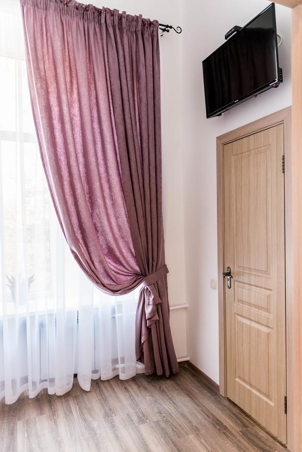 Mini Hotel Freedom Mercurius ลวีฟ ภายนอก รูปภาพ
