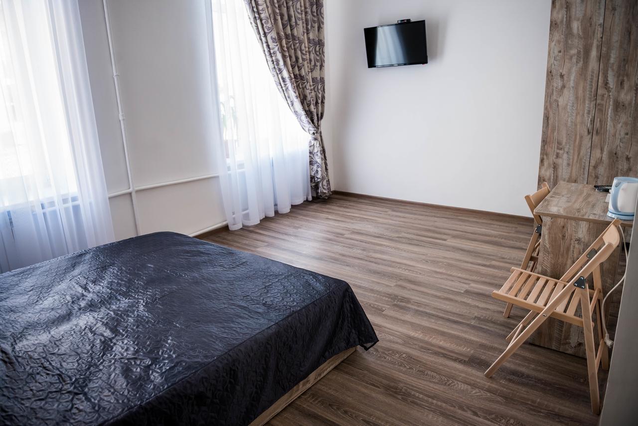 Mini Hotel Freedom Mercurius ลวีฟ ภายนอก รูปภาพ