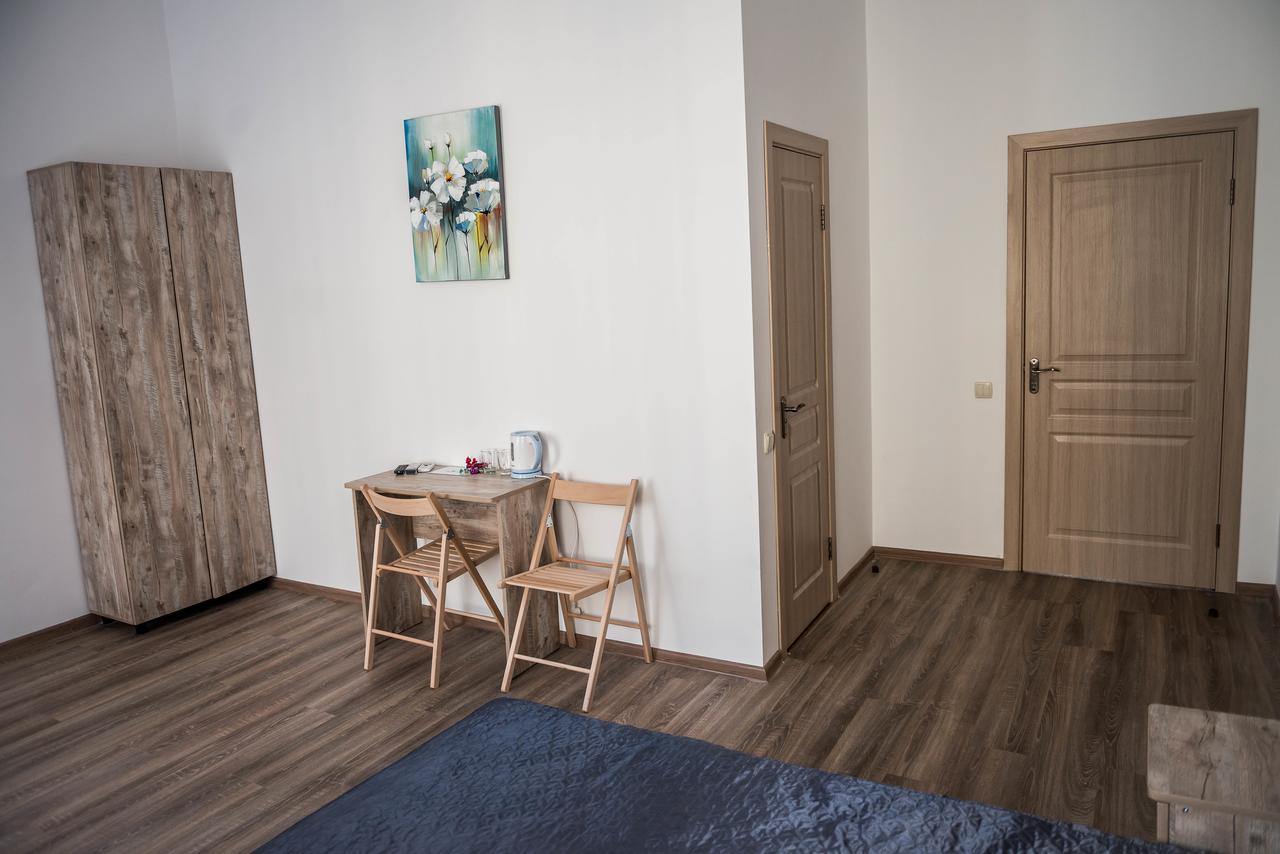 Mini Hotel Freedom Mercurius ลวีฟ ภายนอก รูปภาพ