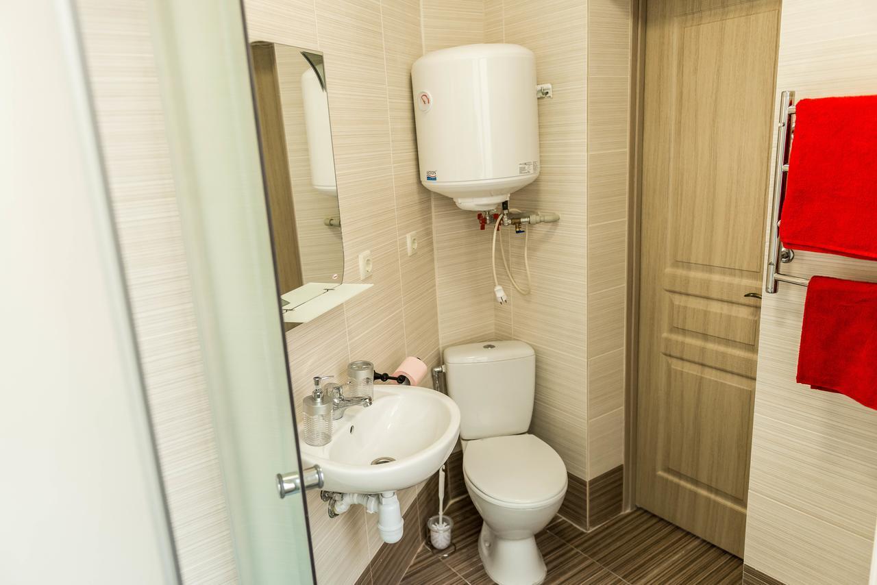 Mini Hotel Freedom Mercurius ลวีฟ ภายนอก รูปภาพ