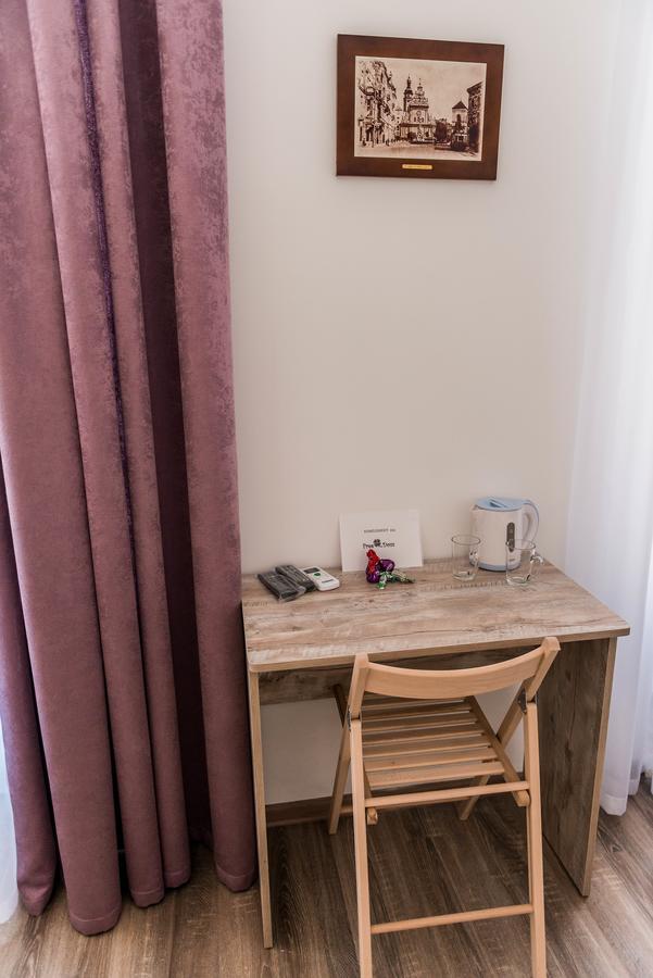 Mini Hotel Freedom Mercurius ลวีฟ ภายนอก รูปภาพ