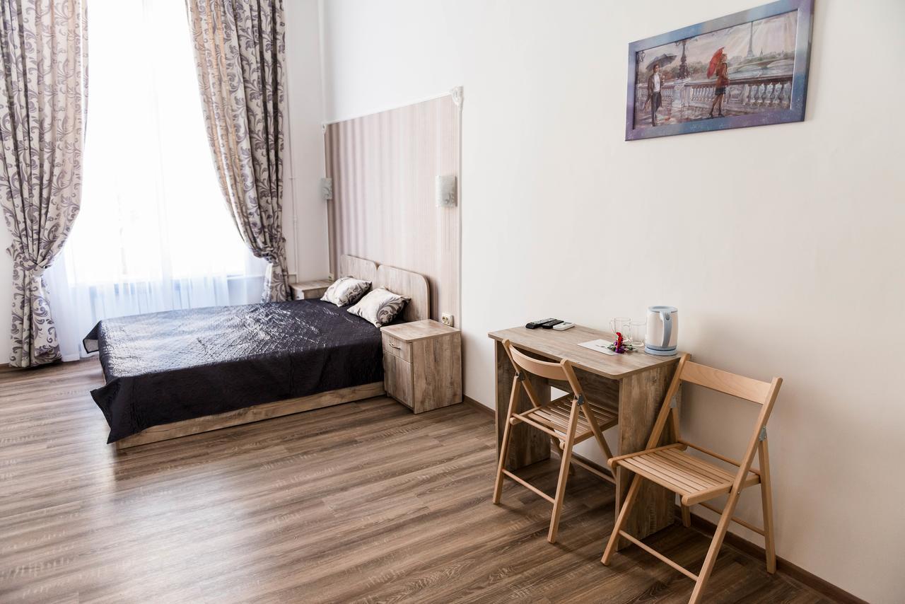 Mini Hotel Freedom Mercurius ลวีฟ ภายนอก รูปภาพ