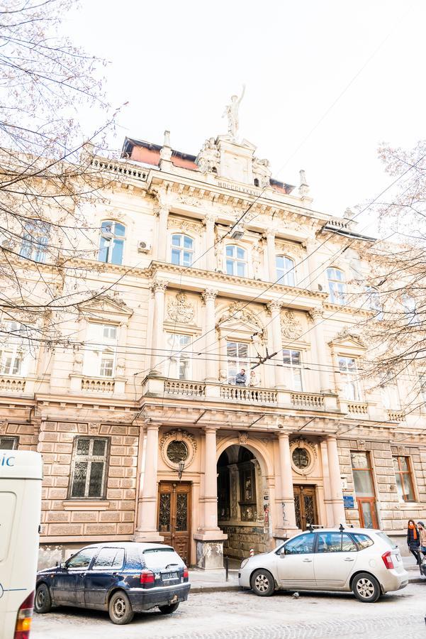 Mini Hotel Freedom Mercurius ลวีฟ ภายนอก รูปภาพ