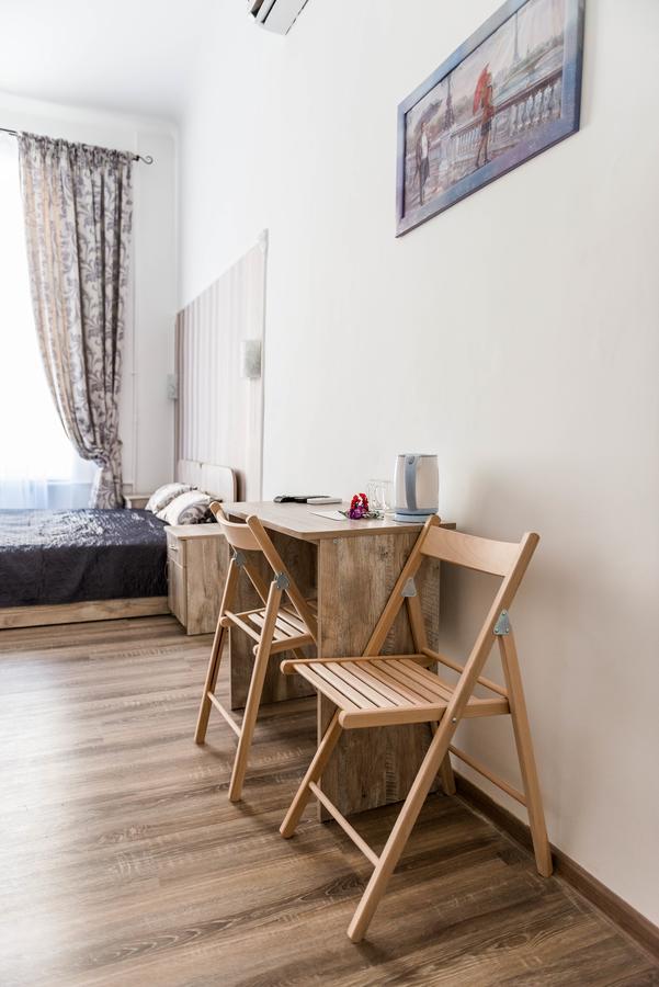Mini Hotel Freedom Mercurius ลวีฟ ภายนอก รูปภาพ